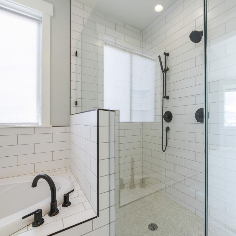 Shower-Tub Combo for Small Spaces